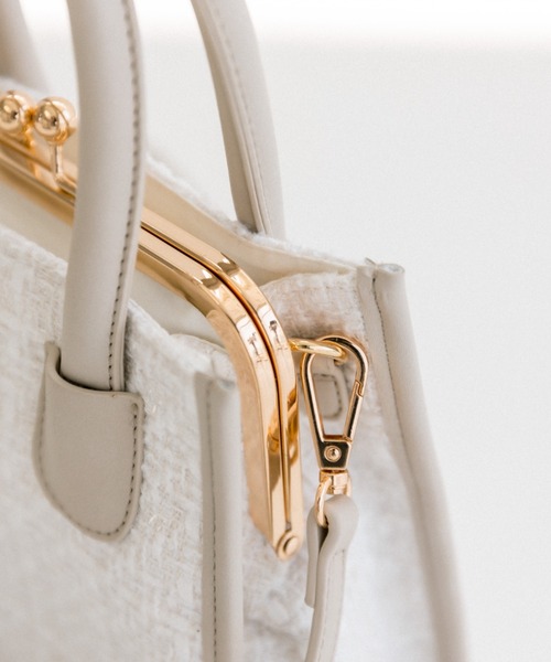 OLIVE des OLIVE（オリーブデオリーブ）の「2023AW　エンブレム付きがま口インバッグ 1032120010（ショルダーバッグ・レディース・ブラック/ホワイト/アイボリー・FREE）」の16枚目の写真