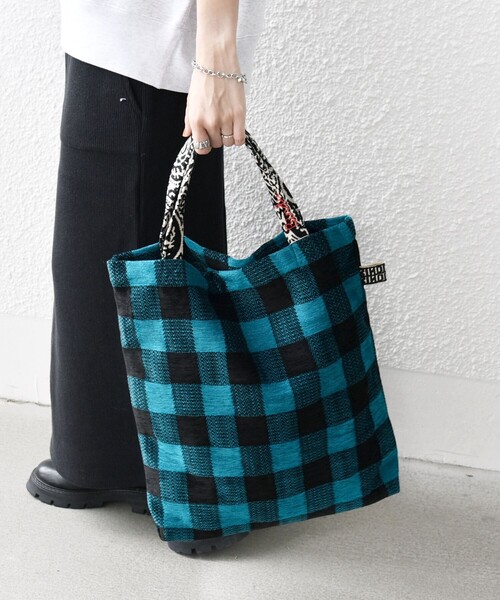 BINDU（ビンドゥー）の「【SHIPS any別注】BINDU: デザイン ジャカード トートバッグ（トートバッグ・レディース・チャコールグレー/シルバー/ブラック/ゴールド/ブルー/レッド・ONE SIZE）」の13枚目の写真