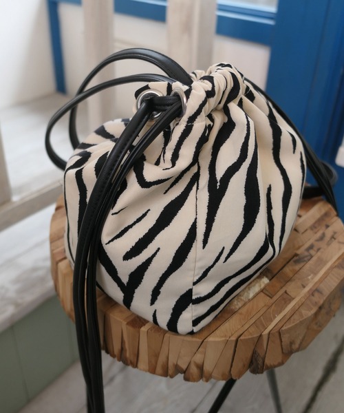 CORNERS（コーナーズ）の「ショルダーバッグ（ショルダーバッグ・レディース・ベージュ・FREE）」の2枚目の写真