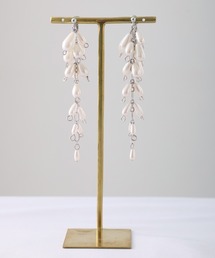 PourVous（プールヴー）の「ウィステリアモチーフイヤリング 結婚式 同窓会 オケージョン 二次会（イヤリング）」