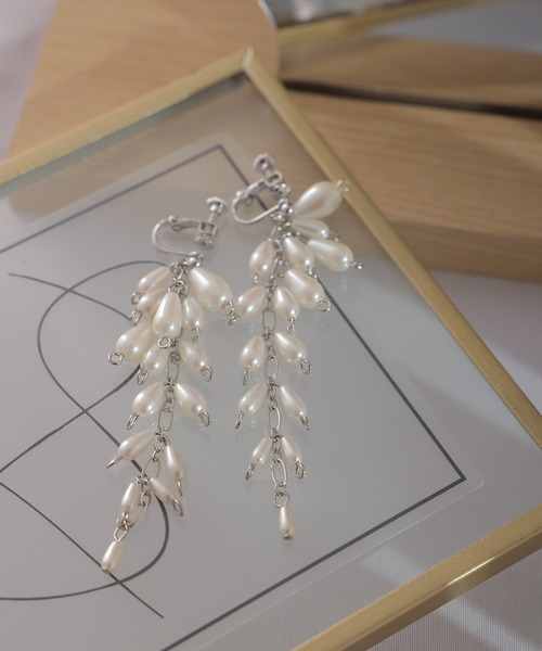 PourVous（プールヴー）の「ウィステリアモチーフイヤリング 結婚式 同窓会 オケージョン 二次会（イヤリング・レディース・シルバー/ゴールド・FREE）」の12枚目の写真