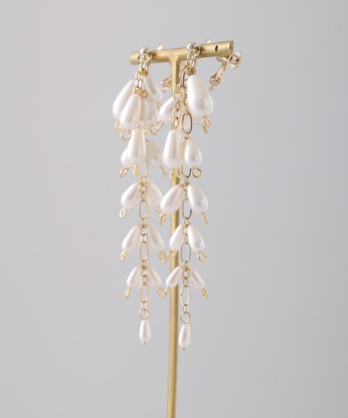 PourVous（プールヴー）の「ウィステリアモチーフイヤリング 結婚式 同窓会 オケージョン 二次会（イヤリング・レディース・シルバー/ゴールド・FREE）」の4枚目の写真