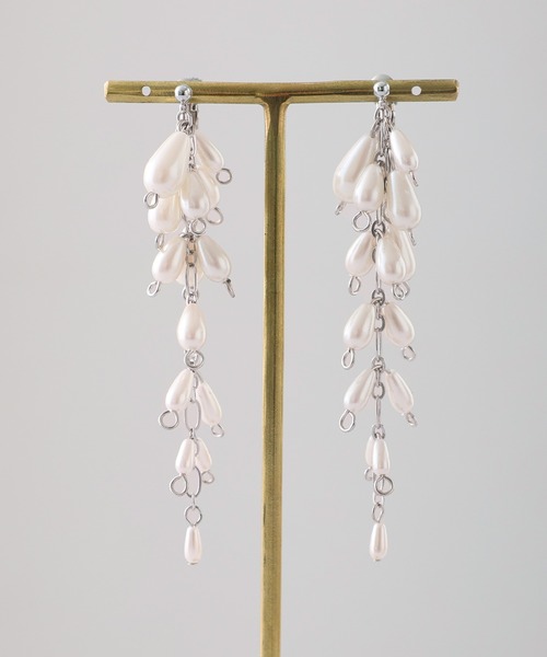 PourVous（プールヴー）の「ウィステリアモチーフイヤリング 結婚式 同窓会 オケージョン 二次会（イヤリング・レディース・シルバー/ゴールド・FREE）」の7枚目の写真