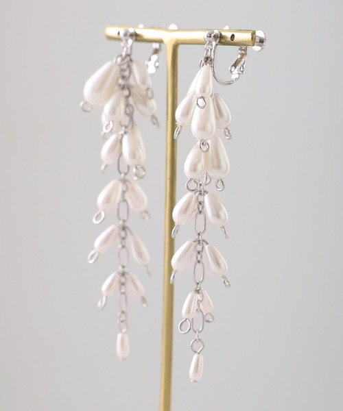 PourVous（プールヴー）の「ウィステリアモチーフイヤリング 結婚式 同窓会 オケージョン 二次会（イヤリング・レディース・シルバー/ゴールド・FREE）」の6枚目の写真