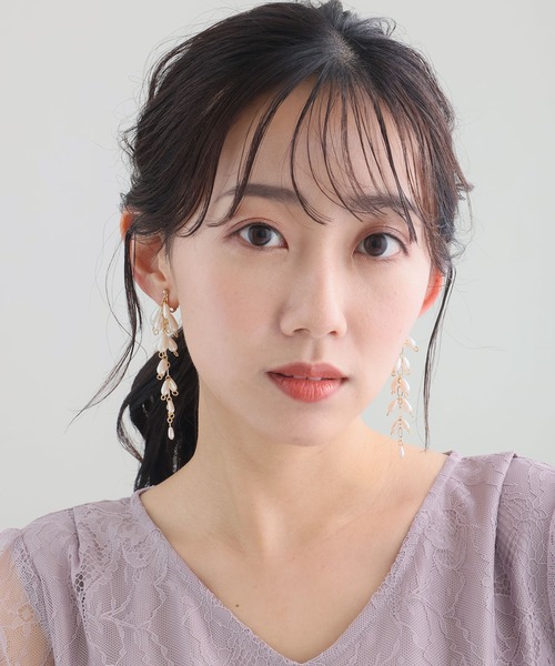 PourVous（プールヴー）の「ウィステリアモチーフイヤリング 結婚式 同窓会 オケージョン 二次会（イヤリング・レディース・シルバー/ゴールド・FREE）」の13枚目の写真