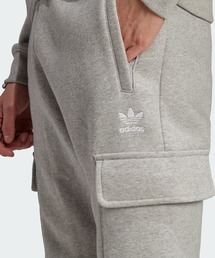 adidas（アディダス）の「トレフォイル エッセンシャルズ カーゴ