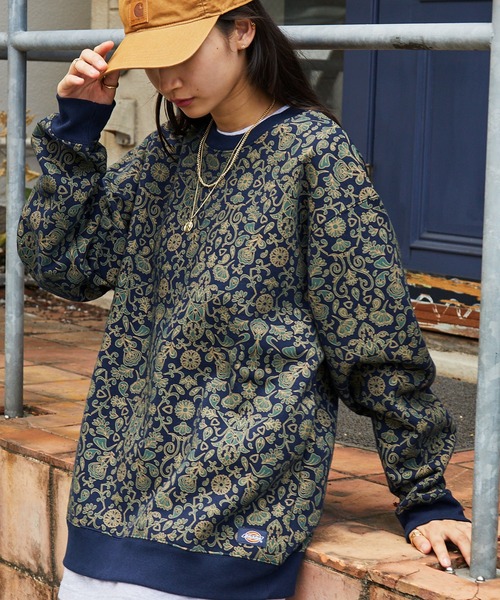 Dickies(ディッキーズ)の「Dickies/ディッキーズ オーバーサイズ 総柄 裏起毛スウェット(スウェット・メンズ・スミクロ/ブラウン/ネイビー/グレー・M/L/XL)」の4枚目の写真