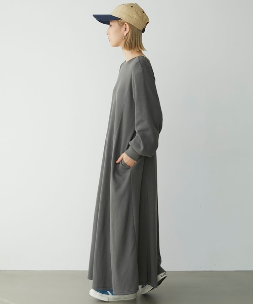 Chaco closet(チャコ クローゼット)の「ワッフルバックオープンフィットフレアワンピース(ワンピース・レディース・オートミール/チャコールグレー/ブラック・FREE)」の13枚目の写真