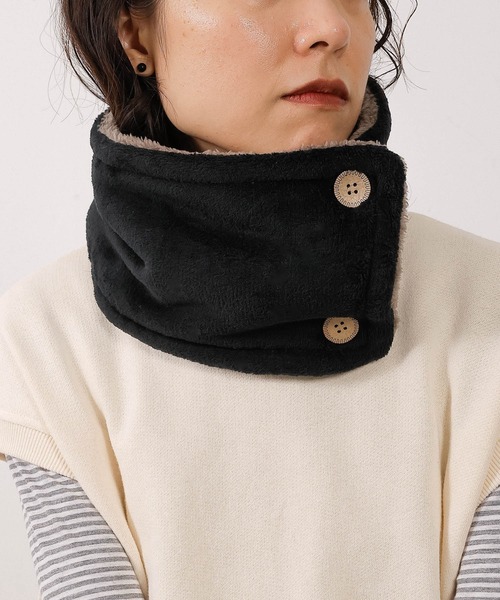 emesuelee（エメスーリー）の「ボタン付ふわふわモフモフネックウォーマー（ネックウォーマー/スヌード・レディース・アイボリー/ブラウン/ブラック系2/ブラック/ブラック系1/ネイビー/グレー/ライトグレー/ナチュラル/ブラウン系1/ベージュ/イエロー/モカ/ホワイト系その他・フリー）」の5枚目の写真