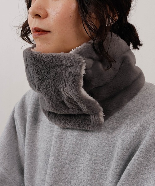 emesuelee（エメスーリー）の「ボタン付ふわふわモフモフネックウォーマー（ネックウォーマー/スヌード・レディース・アイボリー/ブラウン/ブラック系2/ブラック/ブラック系1/ネイビー/グレー/ライトグレー/ナチュラル/ブラウン系1/ベージュ/イエロー/モカ/ホワイト系その他・フリー）」の7枚目の写真