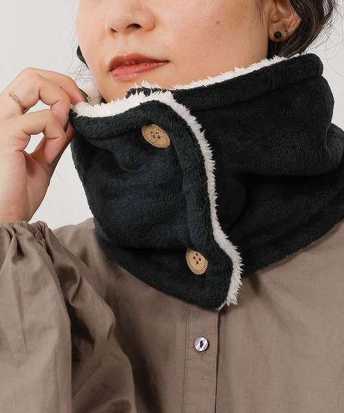 emesuelee（エメスーリー）の「ボタン付ふわふわモフモフネックウォーマー（ネックウォーマー/スヌード・レディース・アイボリー/ブラウン/ブラック系2/ブラック/ブラック系1/ネイビー/グレー/ライトグレー/ナチュラル/ブラウン系1/ベージュ/イエロー/モカ/ホワイト系その他・フリー）」の22枚目の写真