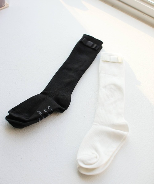 Rora（ローラ）の「シャープ ハイソックス（2色セット）（ソックス/靴下・キッズ・ホワイト×ブラック・18-20cm/20-22cm/16-18cm）」の8枚目の写真