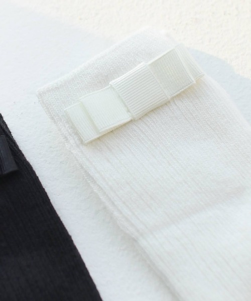 Rora（ローラ）の「シャープ ハイソックス（2色セット）（ソックス/靴下・キッズ・ホワイト×ブラック・18-20cm/20-22cm/16-18cm）」の9枚目の写真