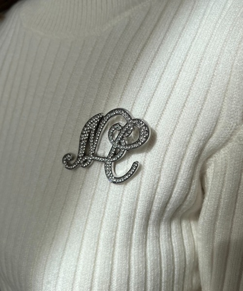 one after another NICE CLAUP（ワンアフターアナザーナイスクラップ）の「ビジューブローチ付き肩開きニット（ニット/セーター・レディース・ブラック/ピンク/オフホワイト/杢グレー/モカ・FREE）」の12枚目の写真