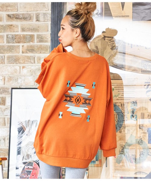 anap mimpi(アナップミンピ)の「オルテガ 刺繍 スウェット トレーナー(スウェット・レディース・ブラック/オレンジ/パープル/ベージュ系その他・FREE)」の5枚目の写真