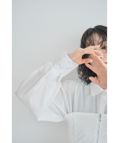 Abor（アボア）の「【Abor】シャーリングビスチェシャツ（シャツ/ブラウス・レディース・ブルー/オフホワイト/ブラック・FREE）」の17枚目の写真