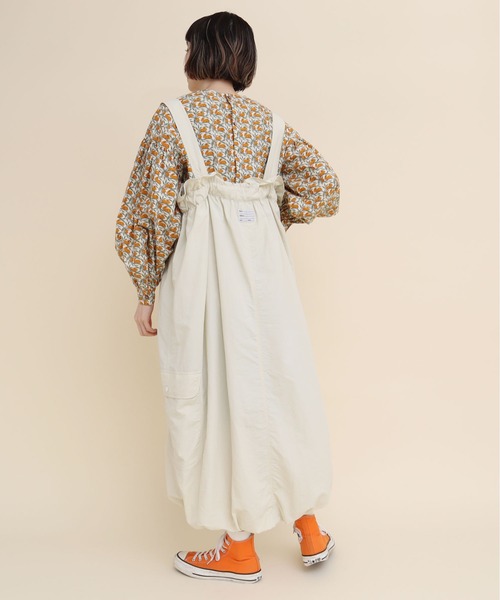I am I in fact...(アイアムアイインファクト)の「NYLON pocket jumper Skirt(ジャンパースカート・レディース・アイボリー/ネイビー/ベージュ・FREE)」の19枚目の写真