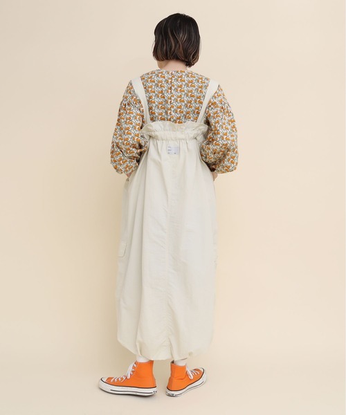 I am I in fact...(アイアムアイインファクト)の「NYLON pocket jumper Skirt(ジャンパースカート・レディース・アイボリー/ネイビー/ベージュ・FREE)」の7枚目の写真