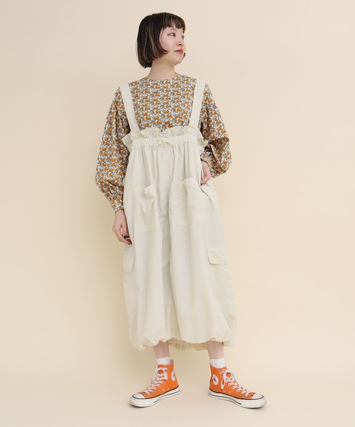 I am I in fact...(アイアムアイインファクト)の「NYLON pocket jumper Skirt(ジャンパースカート・レディース・アイボリー/ネイビー/ベージュ・FREE)」の4枚目の写真