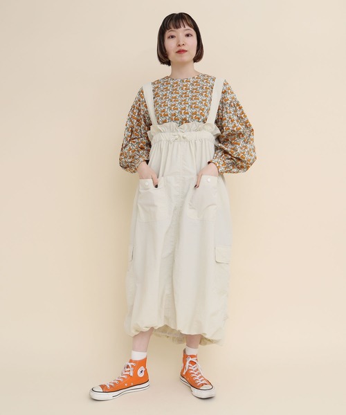 I am I in fact...(アイアムアイインファクト)の「NYLON pocket jumper Skirt(ジャンパースカート・レディース・アイボリー/ネイビー/ベージュ・FREE)」の5枚目の写真