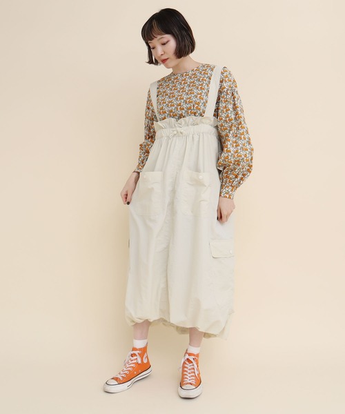 I am I in fact...(アイアムアイインファクト)の「NYLON pocket jumper Skirt(ジャンパースカート・レディース・アイボリー/ネイビー/ベージュ・FREE)」の20枚目の写真