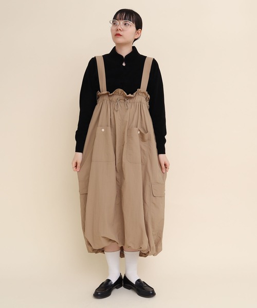 I am I in fact...(アイアムアイインファクト)の「NYLON pocket jumper Skirt(ジャンパースカート・レディース・アイボリー/ネイビー/ベージュ・FREE)」の10枚目の写真