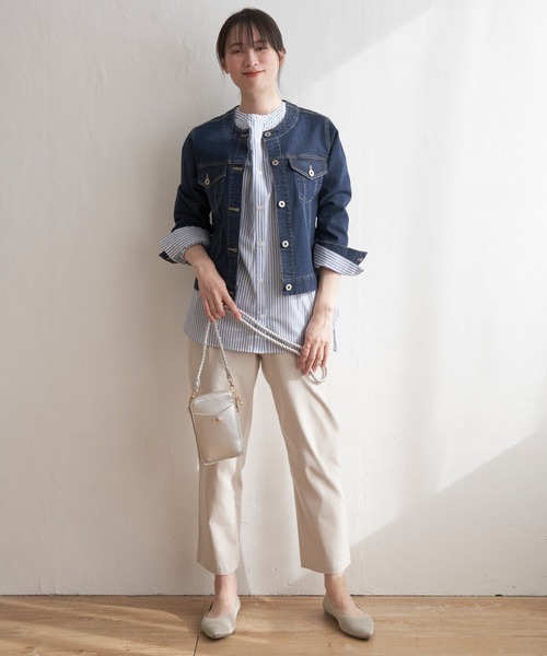 ikka（イッカ）の「ストレッチノーカラーデニムGジャン（デニムジャケット・レディース・ブルー/ダークネイビー・S/M/L）」の5枚目の写真