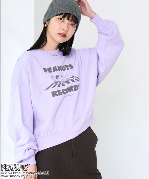 PEANUTS（ピーナッツ）の「PEANUTS（ピーナッツ）コラボピグメント裏毛クルーネックスウェット（スウェット・レディース・ライトブルー/オフホワイト/ライム/オレンジ/ダークグレー/ライラック・FREE）」の5枚目の写真