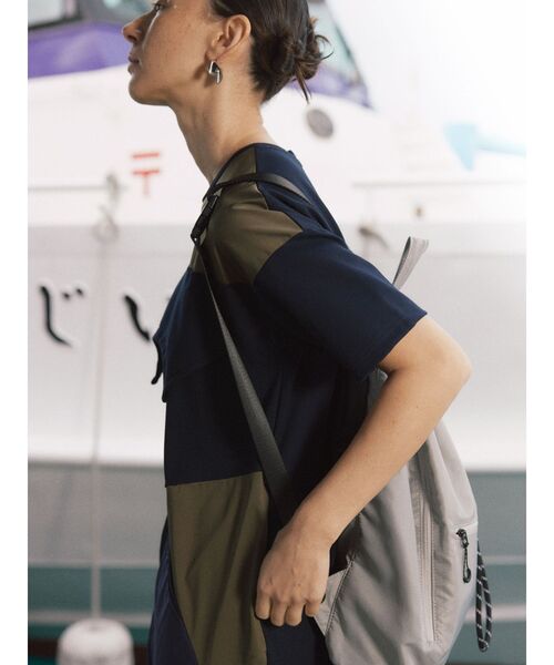 UN3D.（アンスリード）の「ターンオーバーカットワンピース