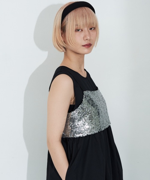 MERLOT(メルロー)の「スパンコールビスチェ(ベスト・レディース・ブラック/シルバー・FREE)」の4枚目の写真