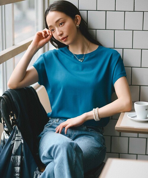 23区（ニジュウサンク）の「【新色追加/VERY5月号掲載】レーヨンポリエステルストレッチ プルオーバー ニット（ニット/セーター・レディース・ブラック系/ブルー系/ベージュ系1/ホワイト系1/ホワイト系/カーキ系/オレンジ系/ベージュ系/ホワイト系2/カーキ系2/グリーン系/ネイビー系/イエロー系・38）」の11枚目の写真