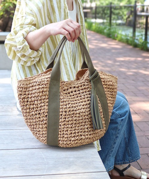 T・S・L(ティーエスエル)の「ハンドルテープペーパートートバッグ(かごバッグ・レディース・ブラック/グレイッシュベージュ/カーキ/オレンジ・FREE)」の4枚目の写真