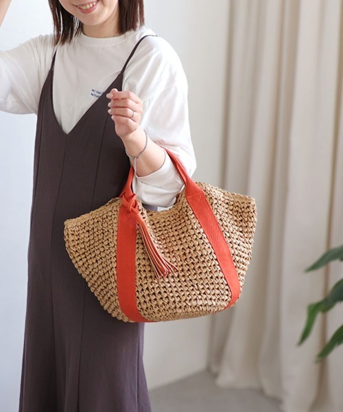 T・S・L(ティーエスエル)の「ハンドルテープペーパートートバッグ(かごバッグ・レディース・ブラック/グレイッシュベージュ/カーキ/オレンジ・FREE)」の15枚目の写真