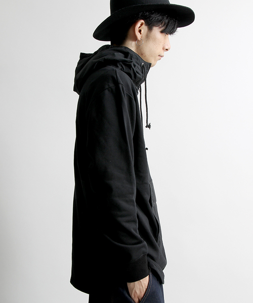 FILA（フィラ）の「∴WEGO/FILA切替ロングハイネックパーカー（パーカー・メンズ・ホワイト/ブラック・MEDIUM/LARGE）」の4枚目の写真