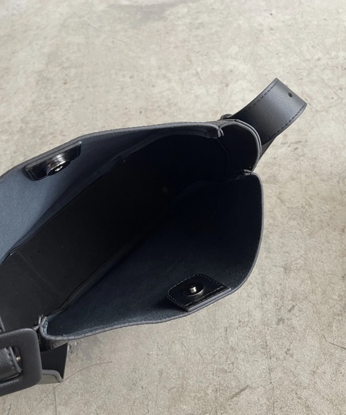 JISTORY（ジストリー）の「JISTORY/ジストリー/ROUND LEATHER SHOULDER BAG（ショルダーバッグ・レディース・ブラウン/ブラック・FREE）」の12枚目の写真