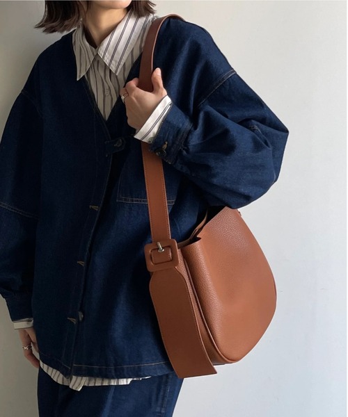 JISTORY（ジストリー）の「JISTORY/ジストリー/ROUND LEATHER SHOULDER BAG（ショルダーバッグ・レディース・ブラウン/ブラック・FREE）」の4枚目の写真