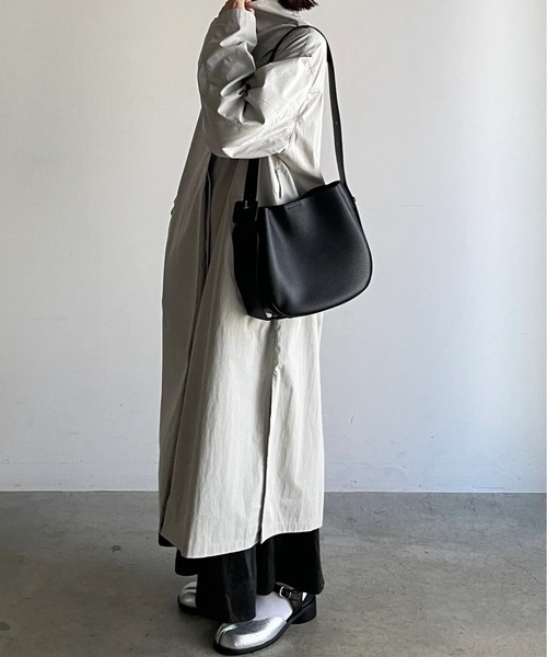 JISTORY（ジストリー）の「JISTORY/ジストリー/ROUND LEATHER SHOULDER BAG（ショルダーバッグ・レディース・ブラウン/ブラック・FREE）」の5枚目の写真