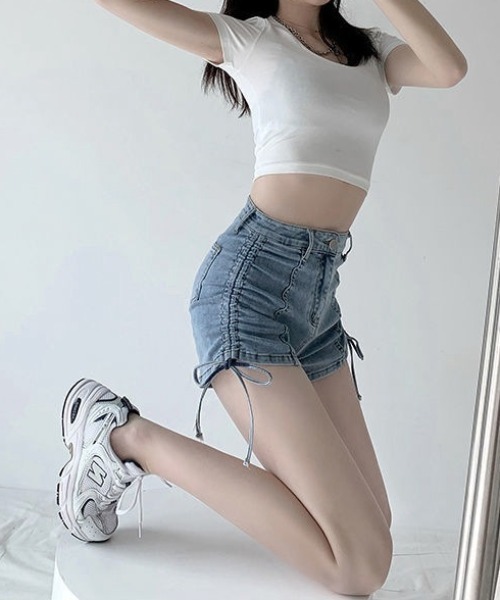 melt the lady サイドギャザー ショートパンツ ENLIKE（エンリケ）の「サイドギャザーショートデニムパンツ