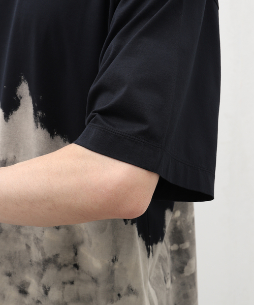 美品　MARKAWARE　クラウディブリーチング　Ｔシャツ　綿　ブラック　２ セール】MARKAWARE (マーカウェア) COMFORT-FIT Tee CLOUDY BLEACHI