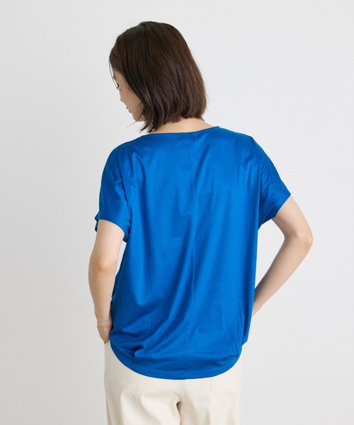 INED（イネド）の「コットンリヨセルタックTシャツ（Tシャツ/カットソー・レディース・ブラック/ブルー/オフホワイト・9号）」の9枚目の写真