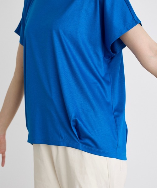 INED（イネド）の「コットンリヨセルタックTシャツ（Tシャツ/カットソー・レディース・ブラック/ブルー/オフホワイト・9号）」の7枚目の写真