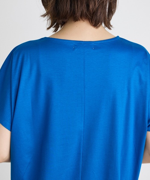 INED（イネド）の「コットンリヨセルタックTシャツ（Tシャツ/カットソー・レディース・ブラック/ブルー/オフホワイト・9号）」の6枚目の写真