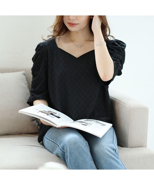 GOLDJAPAN(ゴールドジャパン)の「パワーショルダーダイヤネックレースプルオーバー【大きいサイズ対応】(Tシャツ/カットソー・レディース・ブルー/ブラック・5L/4L/3L/LL)」の7枚目の写真