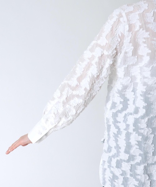 Jines（ジネス）の「フラワーカットジャガード バンドカラーシャツブラウス（シャツ/ブラウス・レディース・ホワイト/ブラック・38）」の17枚目の写真