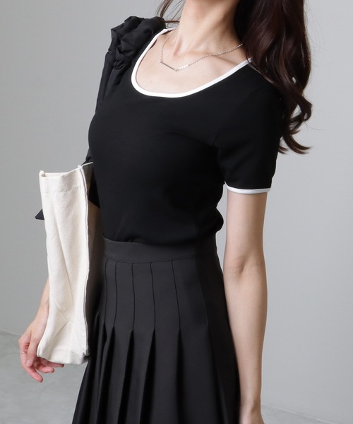 Lace Ladies(レースレディース)の「配色ライン スクエアネック ソリッド 半袖 Tシャツ(Tシャツ/カットソー・レディース・アイボリー/ブラック/グレー/モカ/ホワイト・FREE)」の7枚目の写真