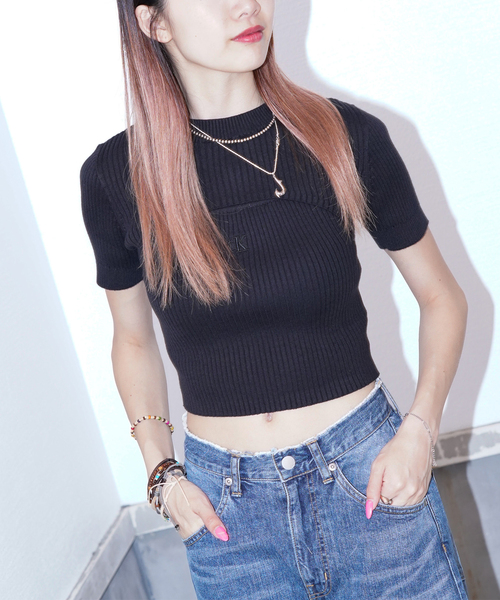 Calvin Klein Jeans(カルヴァンクラインジーンズ)の「Calvin Klein Jeans A- 2 IN 1 SS CN J223332(Tシャツ/カットソー・レディース・ブラック/ホワイト・SMALL)」の1枚目の写真