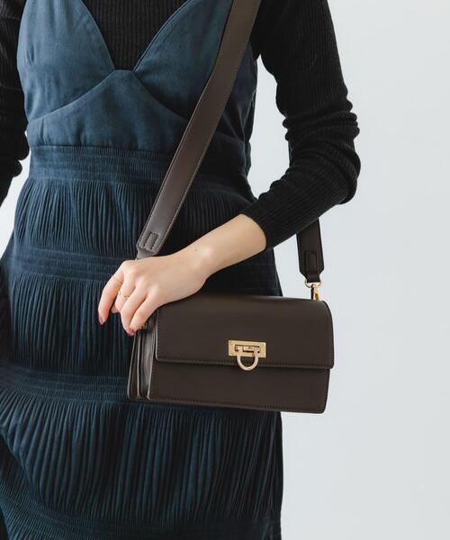 RODE SKO（ロデスコ）の「金具付ショルダーバッグ（ショルダーバッグ・レディース・ブラウン系その他/イエロー系その他・ONE）」の2枚目の写真