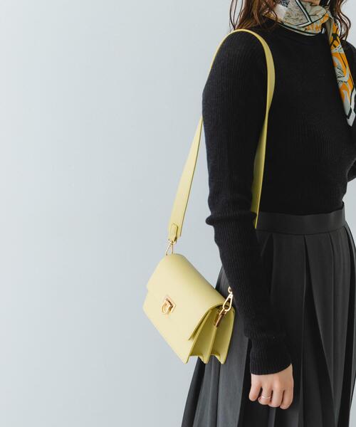 RODE SKO（ロデスコ）の「金具付ショルダーバッグ（ショルダーバッグ・レディース・ブラウン系その他/イエロー系その他・ONE）」の3枚目の写真