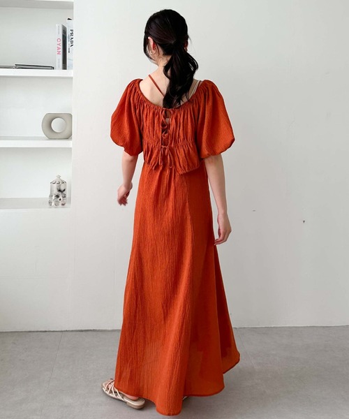 archives(アルシーヴ)の「オフショルブラウス×Wキャミワンピースset(ワンピース・レディース・オレンジ/ブラック/グレー・MEDIUM)」の20枚目の写真