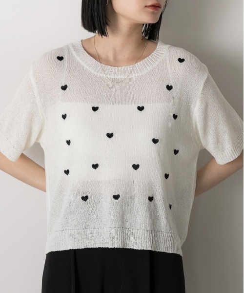 ad thie(アドティエ)の「ハート柄 サマーニットプルオーバー(Tシャツ/カットソー・レディース・モスグリーン/ピンク/オフホワイト・FREE)」の5枚目の写真